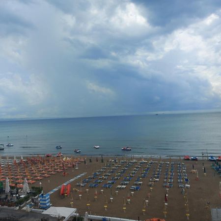 Bral Apartments 9 Дуррес Екстер'єр фото